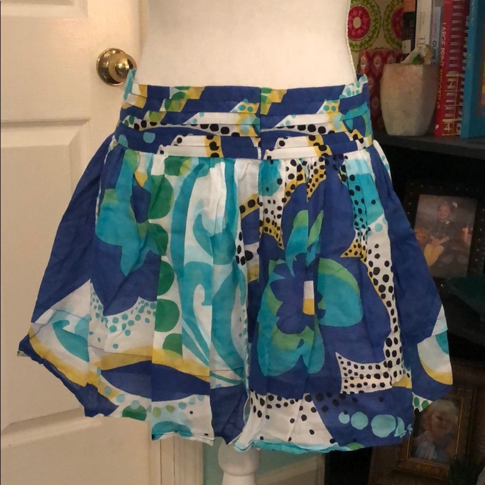 Xoxo flower skirt NWOT
